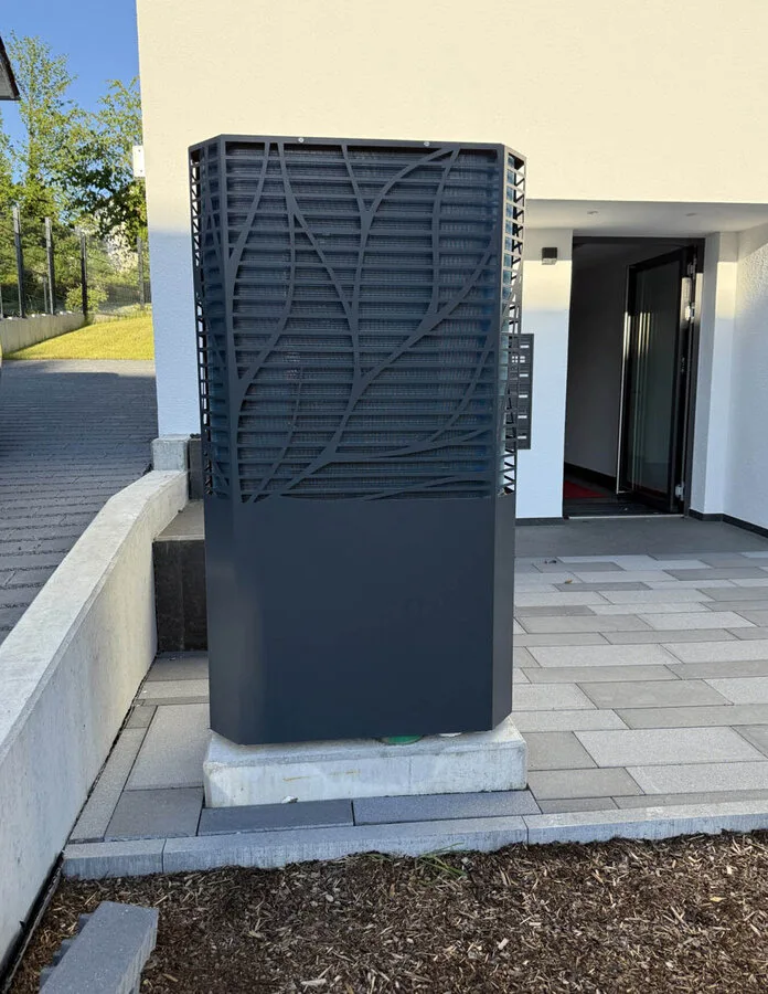 Ein Gerät, drei Wohnungen: Heizen auf 519 m² mit einer Wärmepumpe